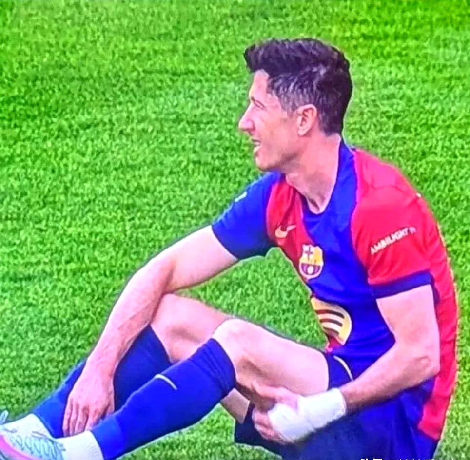 莱万多夫斯基在IG比赛中高光表现，回归赛场引发热议！