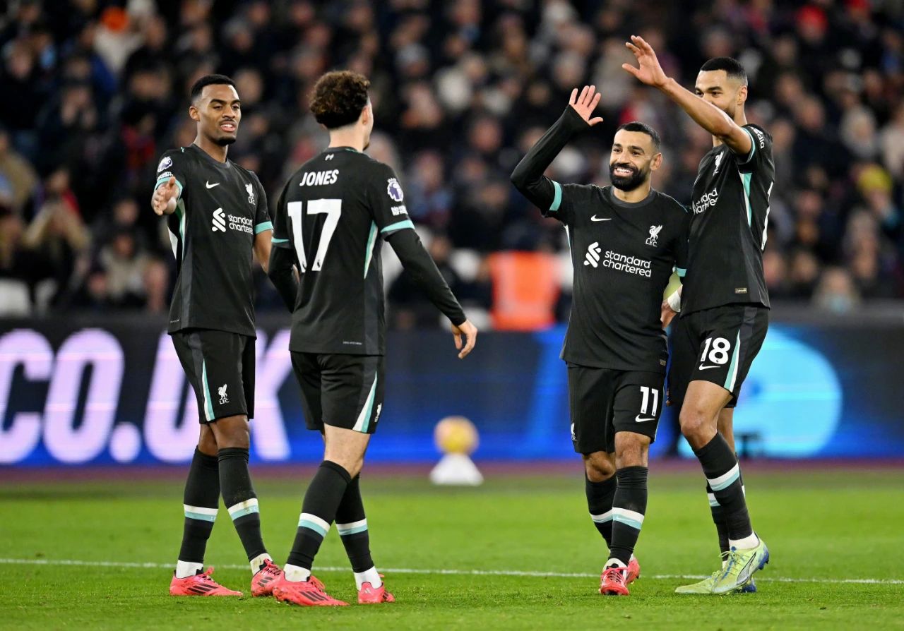 萨拉赫连续七场比赛得分超过逆转,日本队挑战极限!(s11总决赛回放完整版) 萨拉赫连续七场比赛得分超过逆转,日本队挑战极限!(s11总决赛回放完整版)